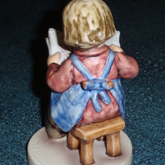 Goebel Hummel Figurine "What's New?" #418 TMK6 With Box - Girl Reading Newspaper - Picture 8 of 11